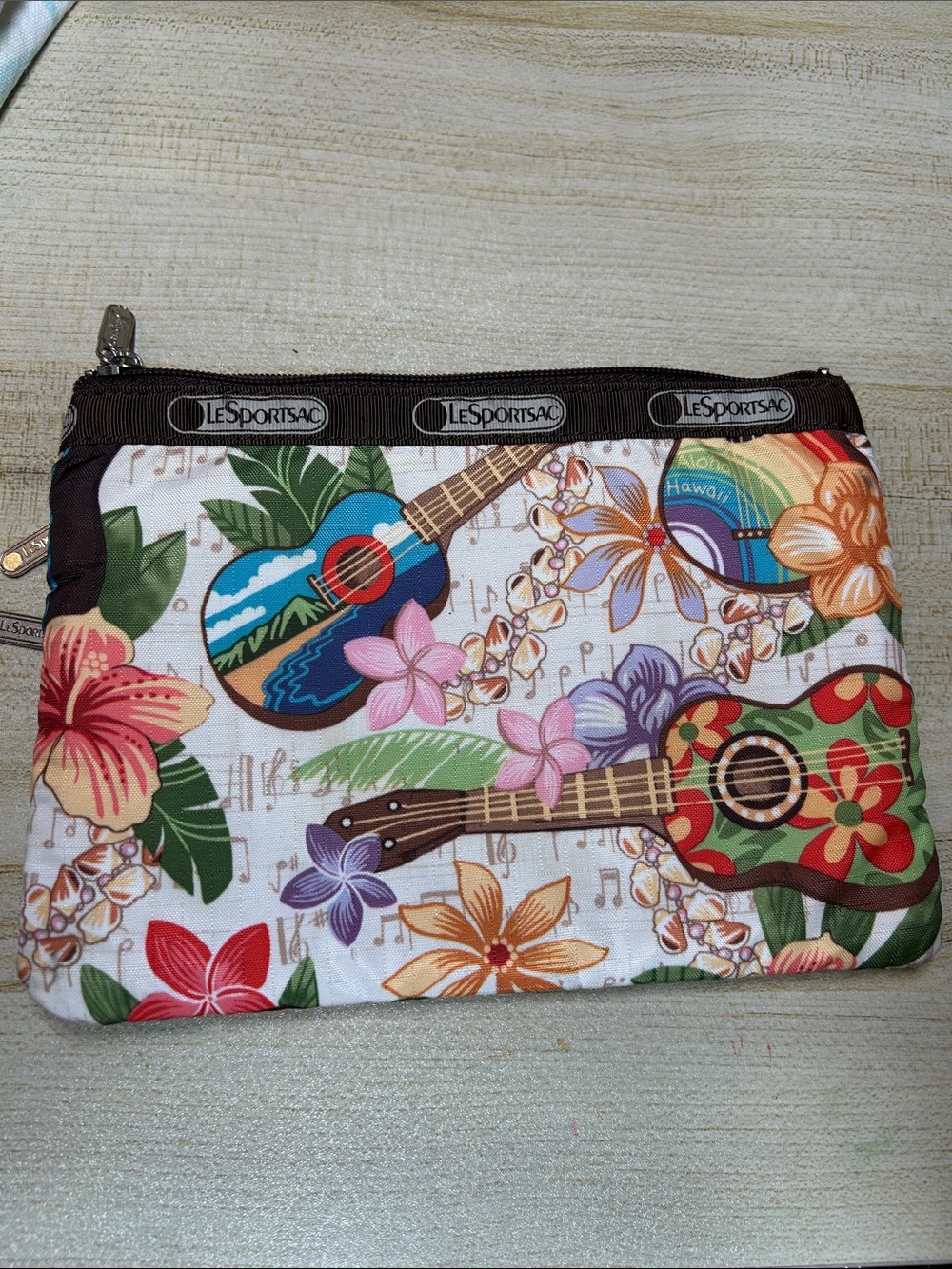 LeSportsac “Mele Ukulele” Print Triple-Zip Cosmetic Pouch Retired in ExCond - Picture 3 of 8